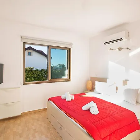 In Ayia Thekla Sleeps 6 Includes Swimming Pool And Air Con 1 *