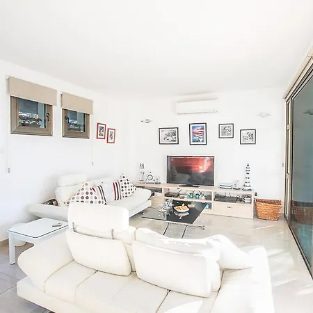 In Ayia Thekla Sleeps 6 Includes Swimming Pool And Air Con 1 Вилла